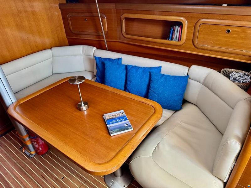 Grand Soleil 37