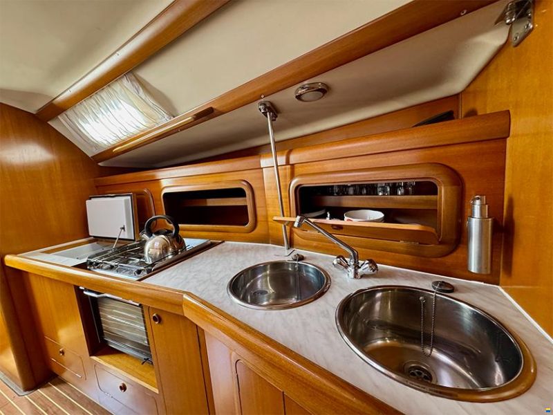 Grand Soleil 37