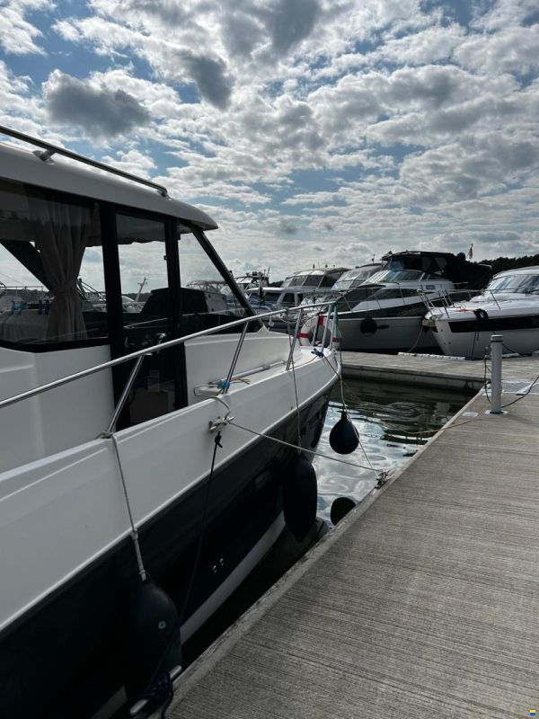 Quicksilver 855 Cruiser