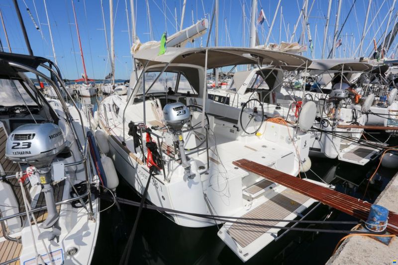 Beneteau Oceanis 38.1