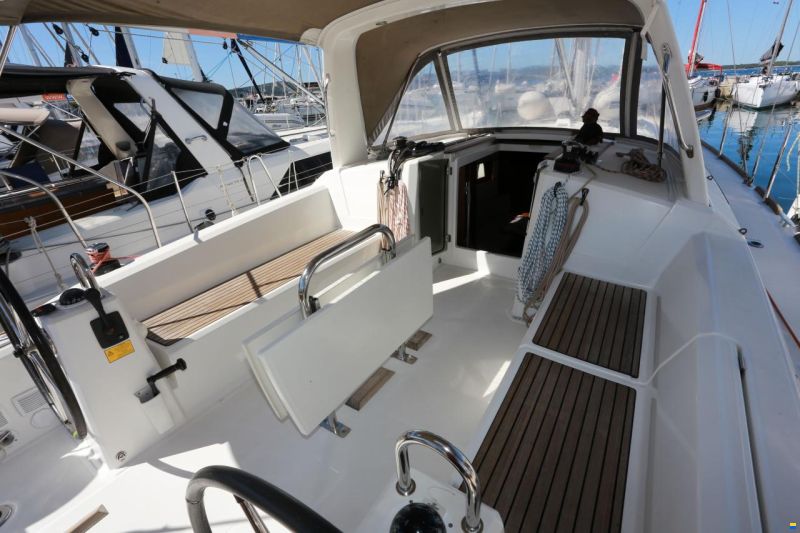Beneteau Oceanis 38.1