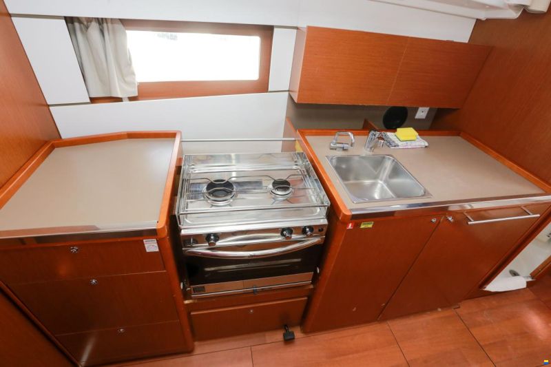 Beneteau Oceanis 38.1