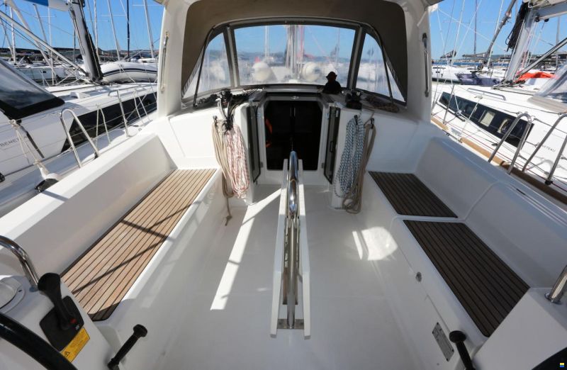 Beneteau Oceanis 38.1