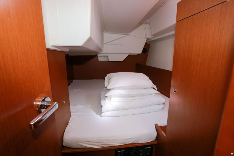 Beneteau Oceanis 38.1