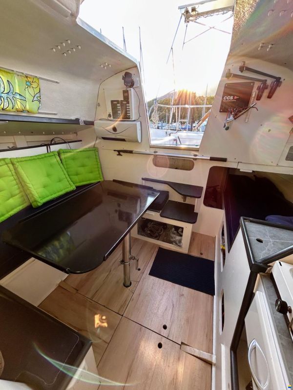 Yachting France Très beau voilier