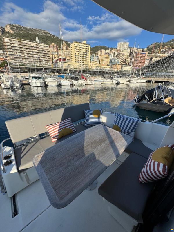 Beneteau Antares 9