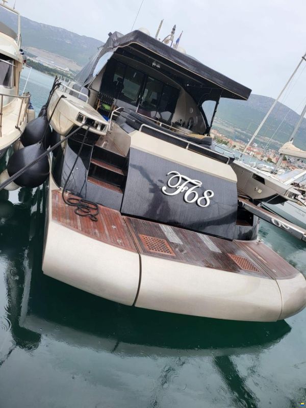 Fashion Yachts 68