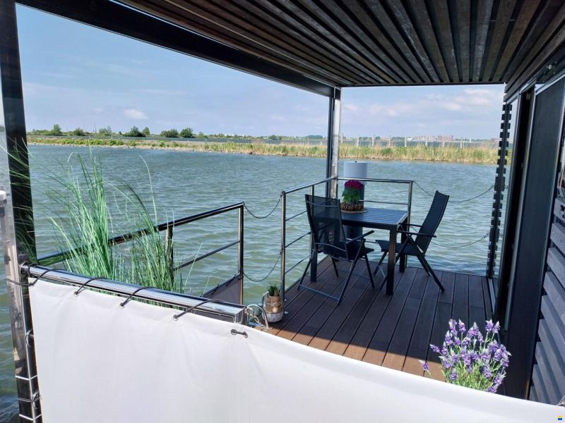 HT4 Houseboat Lelystad Ligplaats