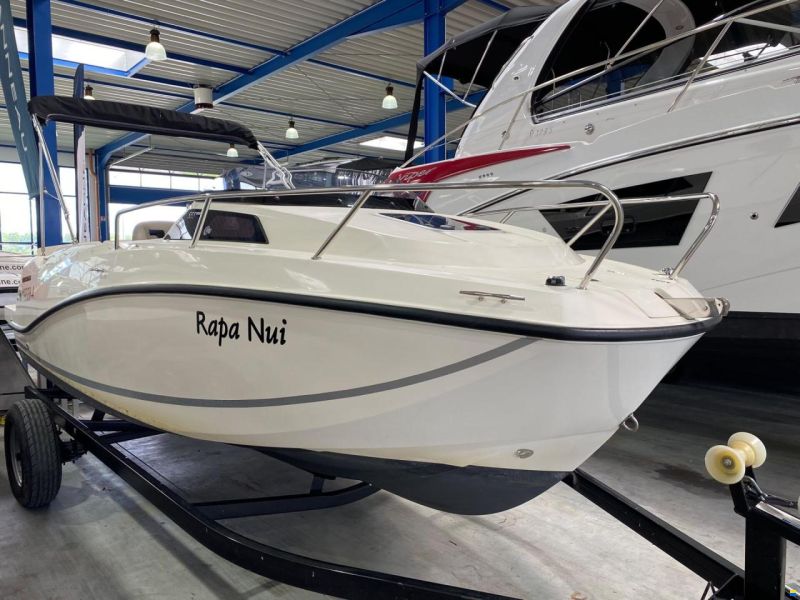 Quicksilver ACTIV 555 CABIN