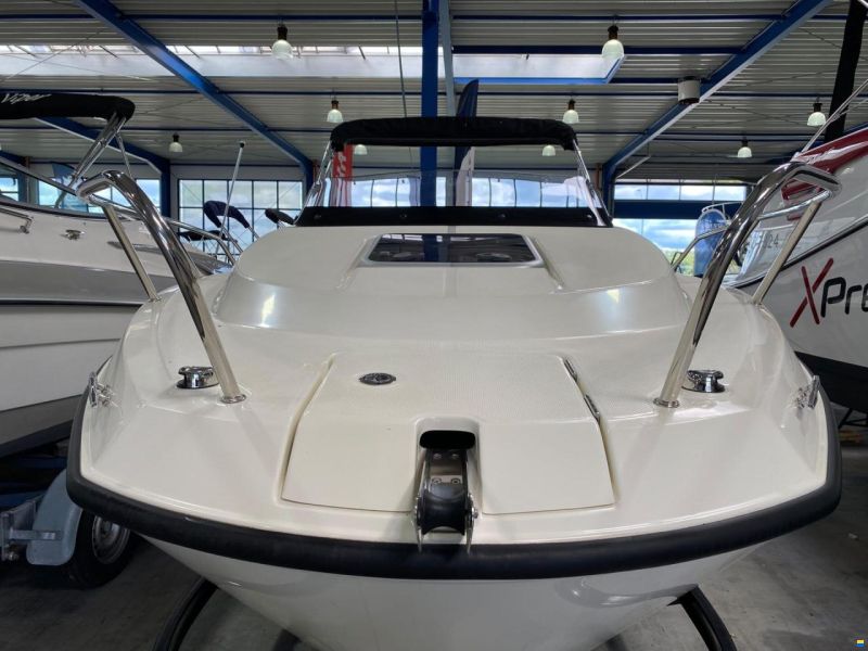 Quicksilver ACTIV 555 CABIN
