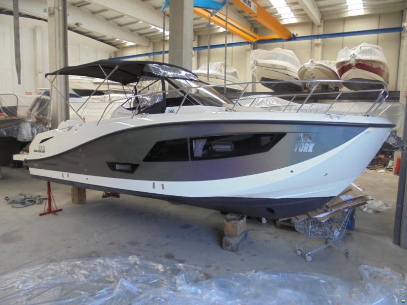 Quicksilver Activ 875 Sundeck mit 400PS