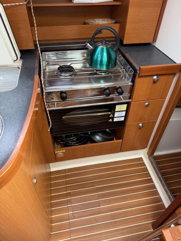 Hanse 325