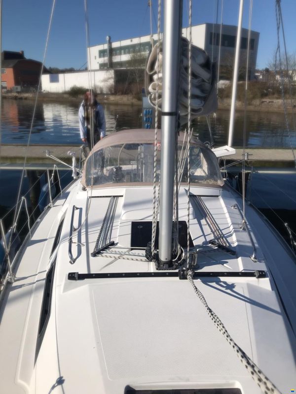 Hanse 325