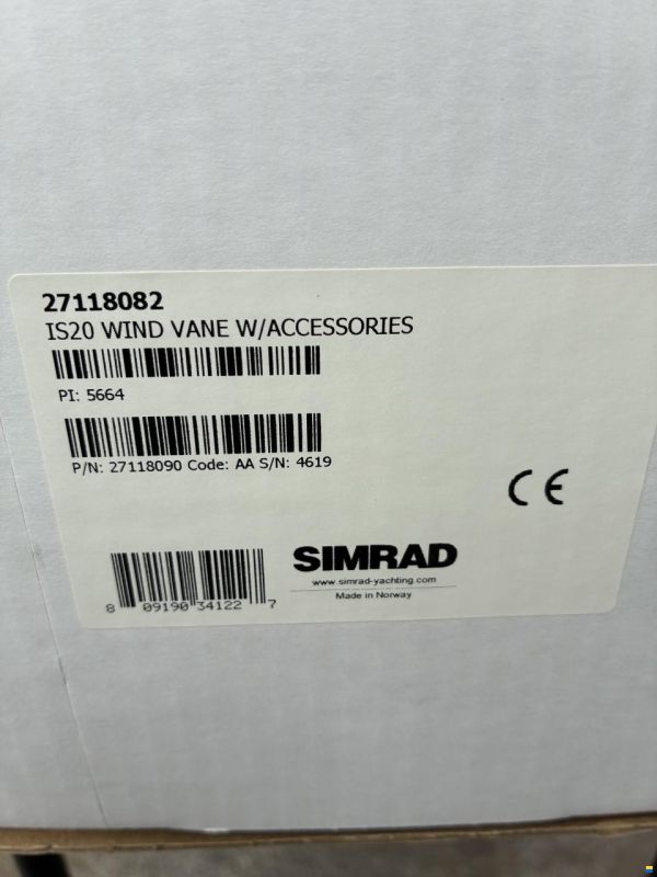 Simrad AP24 ja IS20 Wind Sensor