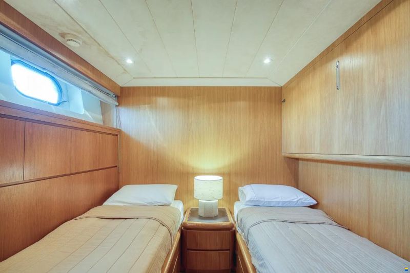 Falcon Yachts 91