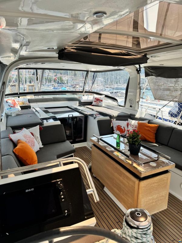 Beneteau Oceanis 55