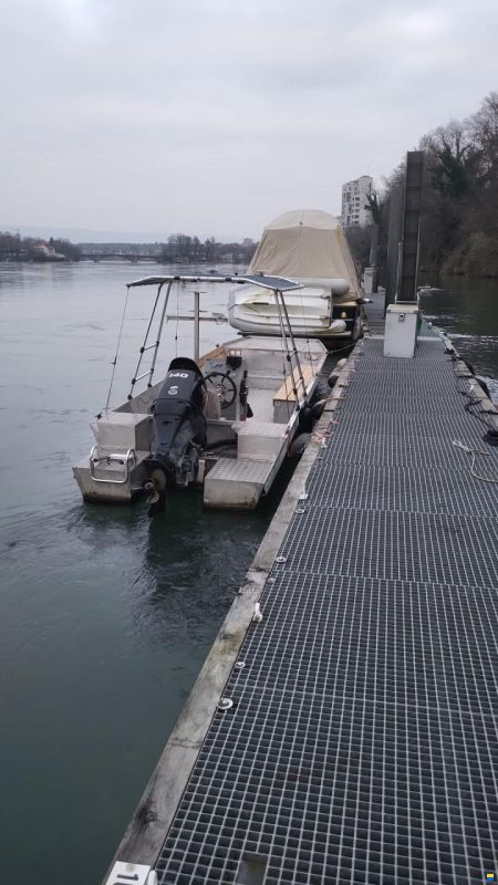 Schweizer Aluboot