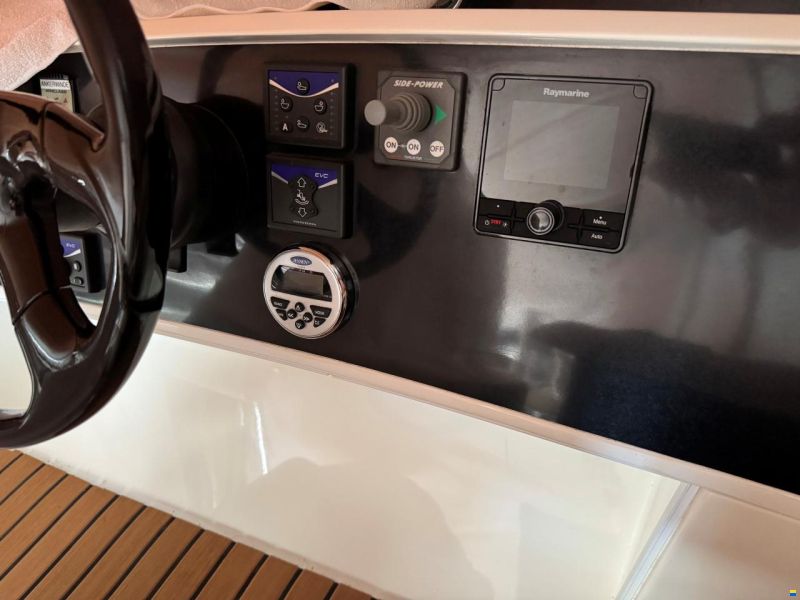 Galeon 390 Fly