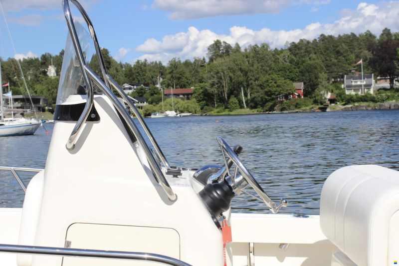 Boston Whaler 190 Outrage