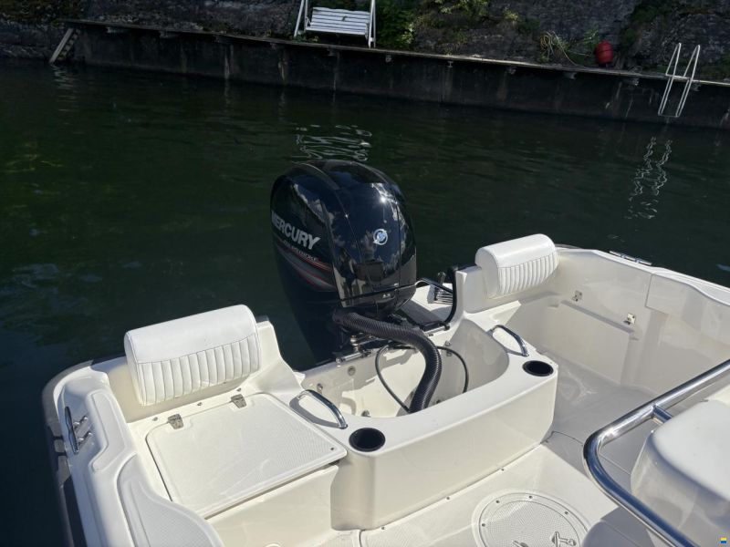 Boston Whaler 190 Outrage