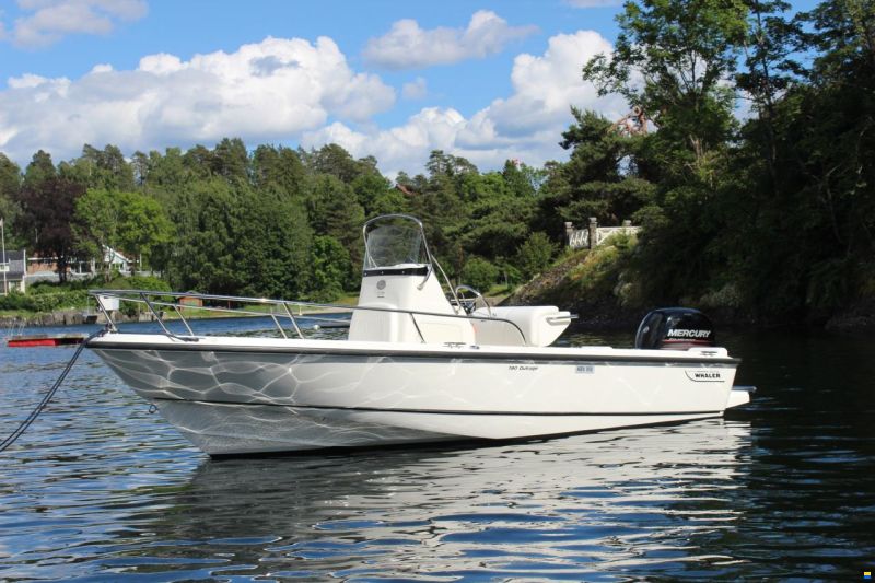 Boston Whaler 190 Outrage