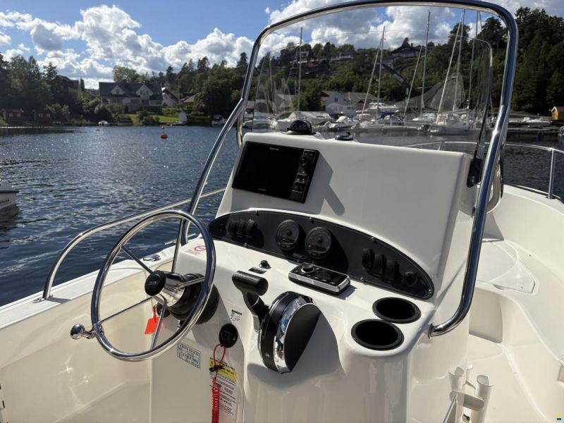 Boston Whaler 190 Outrage