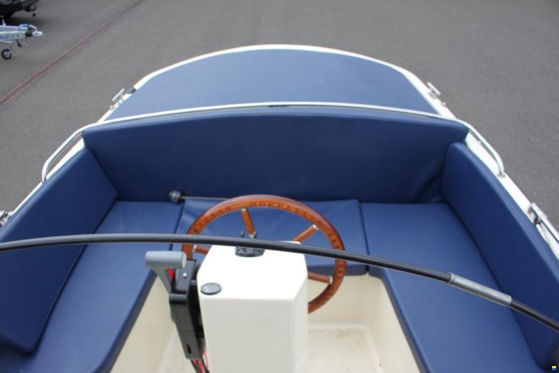 Yacht Service SP. z o.o. Nicki Sloep 530