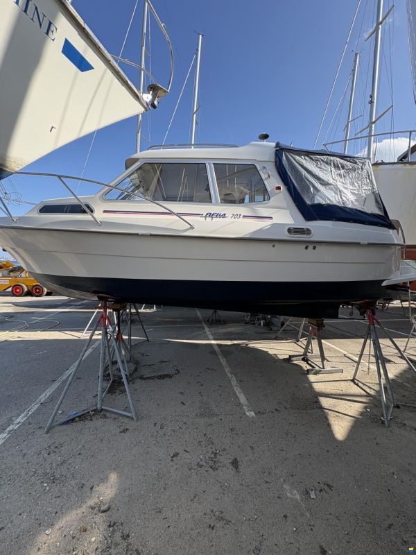 Bella 703