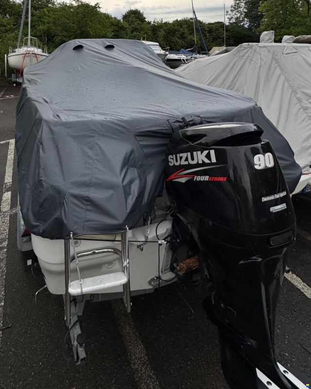 BENETEAU Flyer 500 Sundeck Motorboot Bod