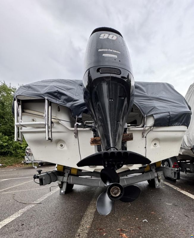 BENETEAU Flyer 500 Sundeck Motorboot Bod