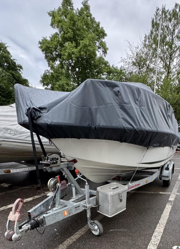 BENETEAU Flyer 500 Sundeck Motorboot Bod