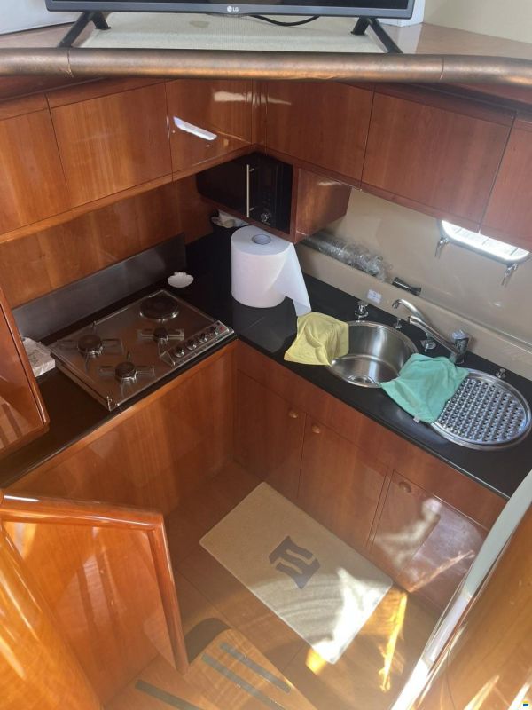 Ferretti 57