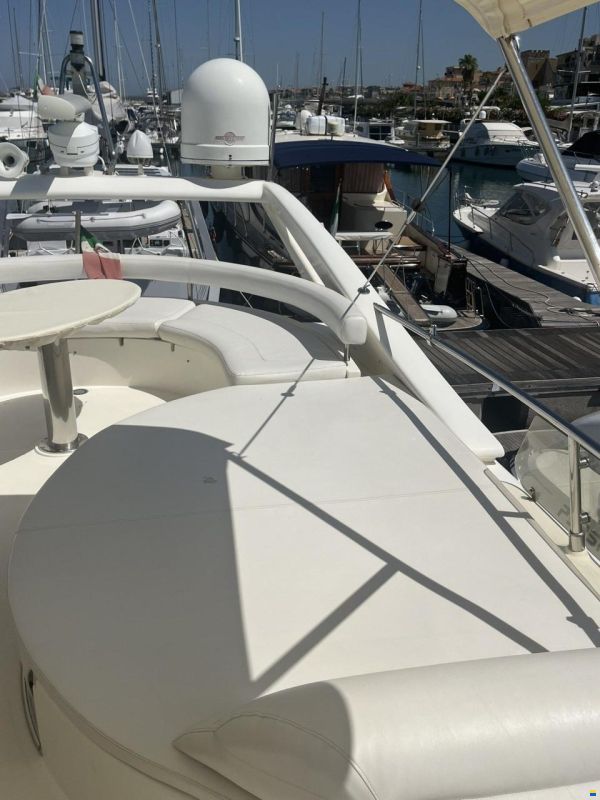 Ferretti 57