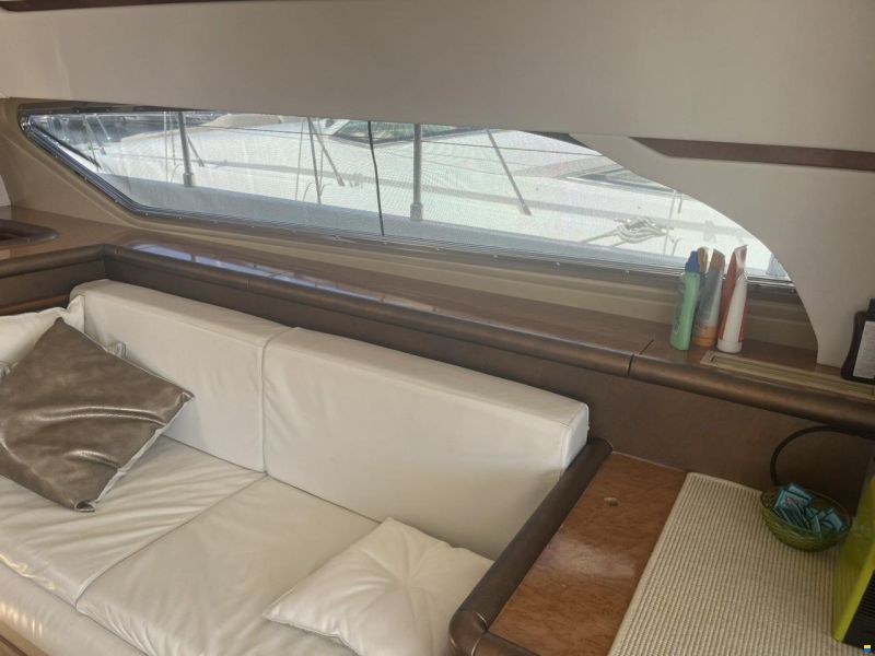 Ferretti 57