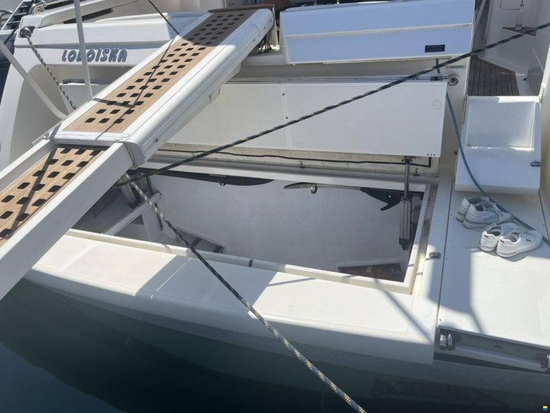 Ferretti 57