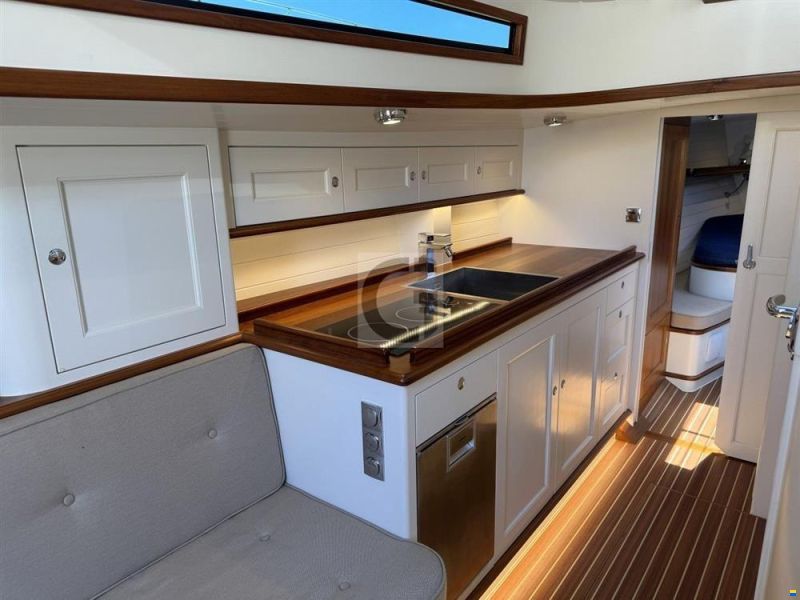 Leonardo Yachts Eagle 54