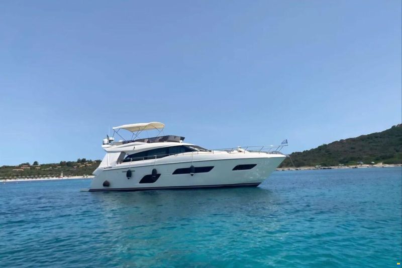 Ferretti 550