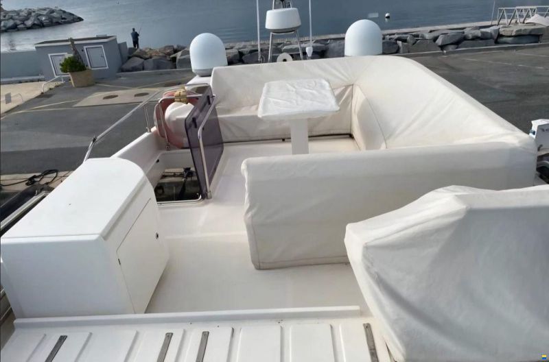 Ferretti 550