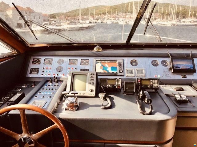 Sanlorenzo SL 82
