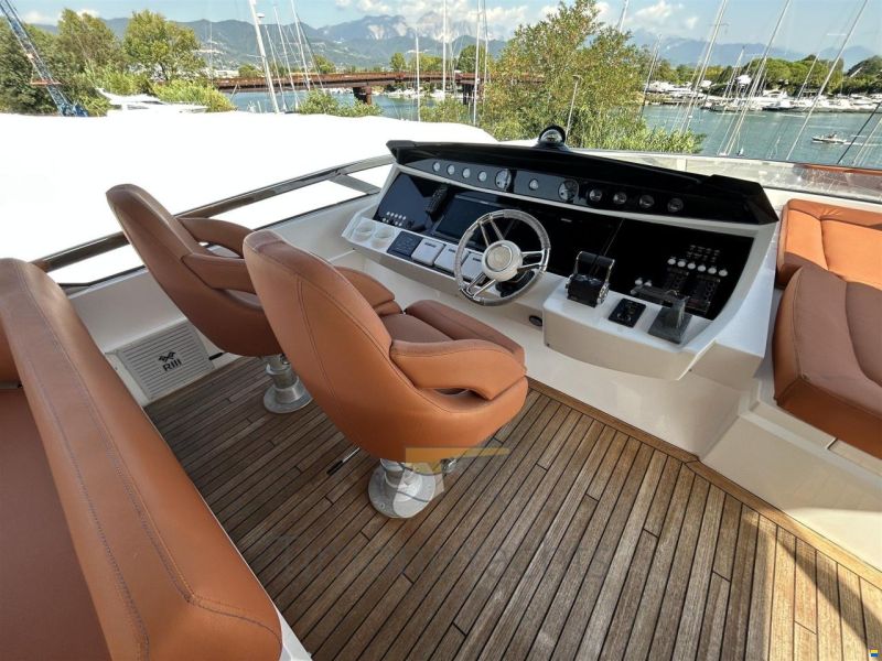 Sunseeker 28M YACHT