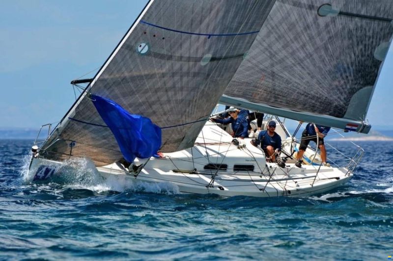 X-Yachts X-35