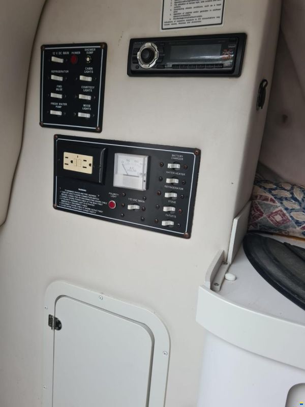 Crownline 250