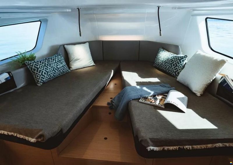 Delphia 10 Lounge Top