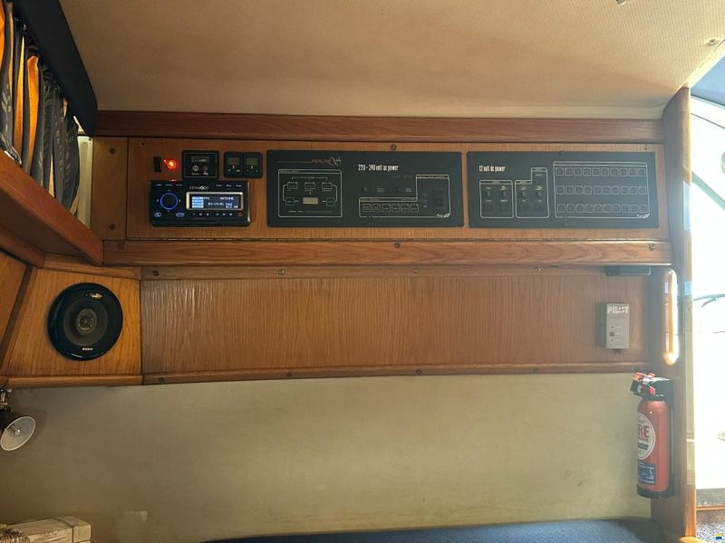 Sealine 328