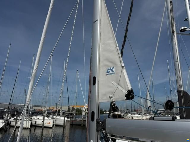 Hanse 348