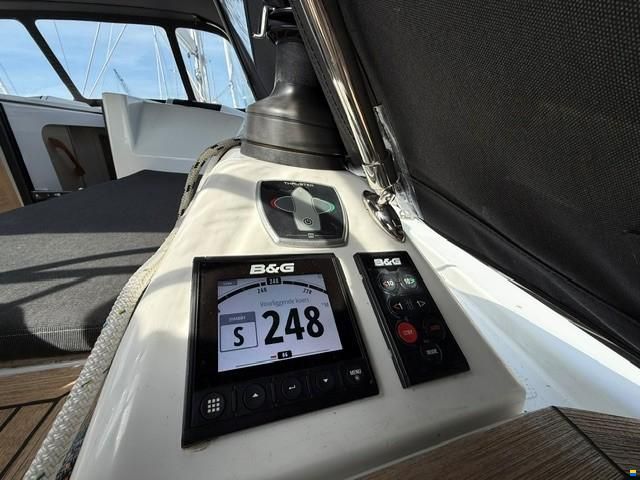 Hanse 348
