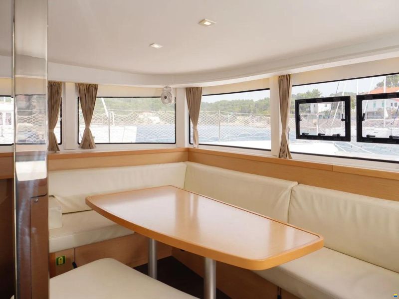 Lagoon 42
