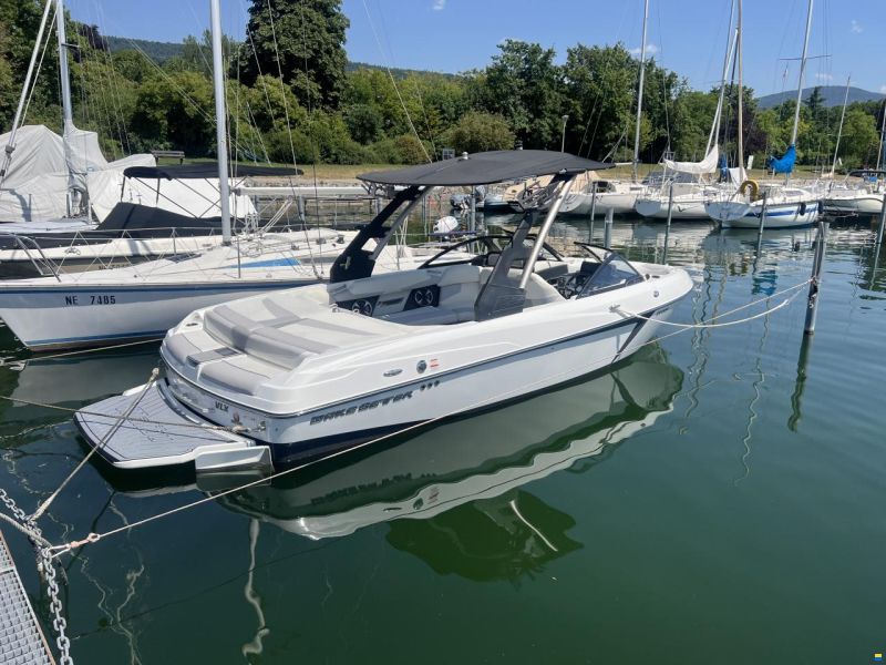 Malibu 22 CLX Wakesetter
