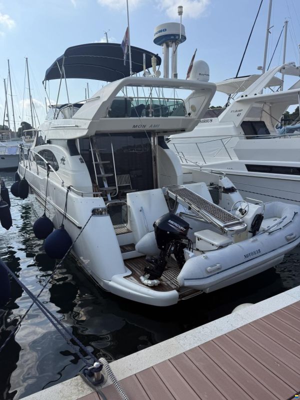 Azimut 52
