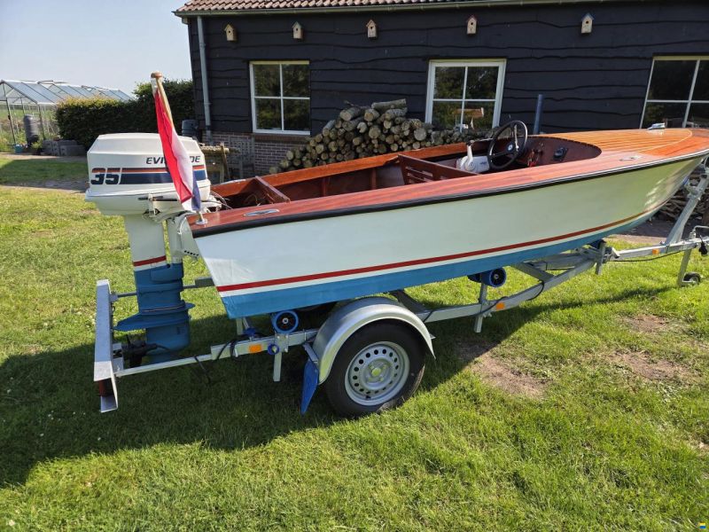 Riva Scoiattolo Replica